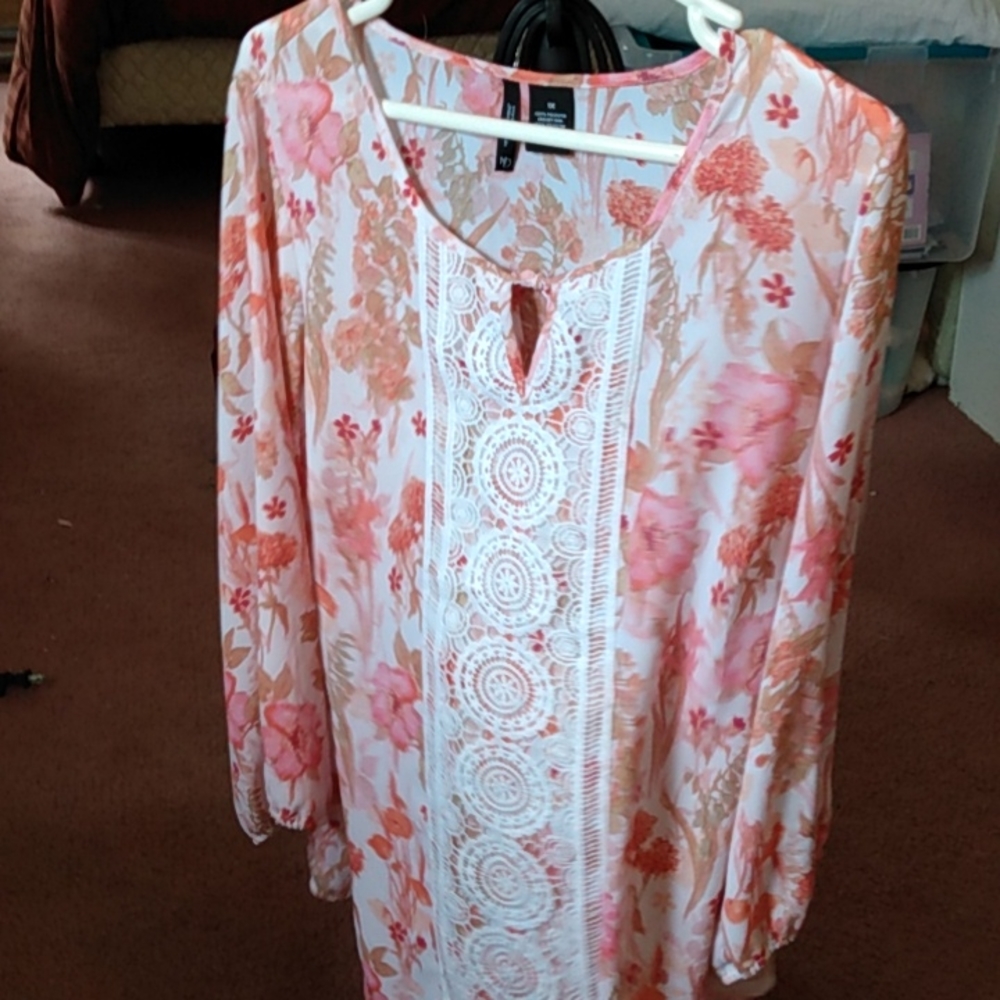 New Directions Woman Plus size 1XL sheer peach blouse